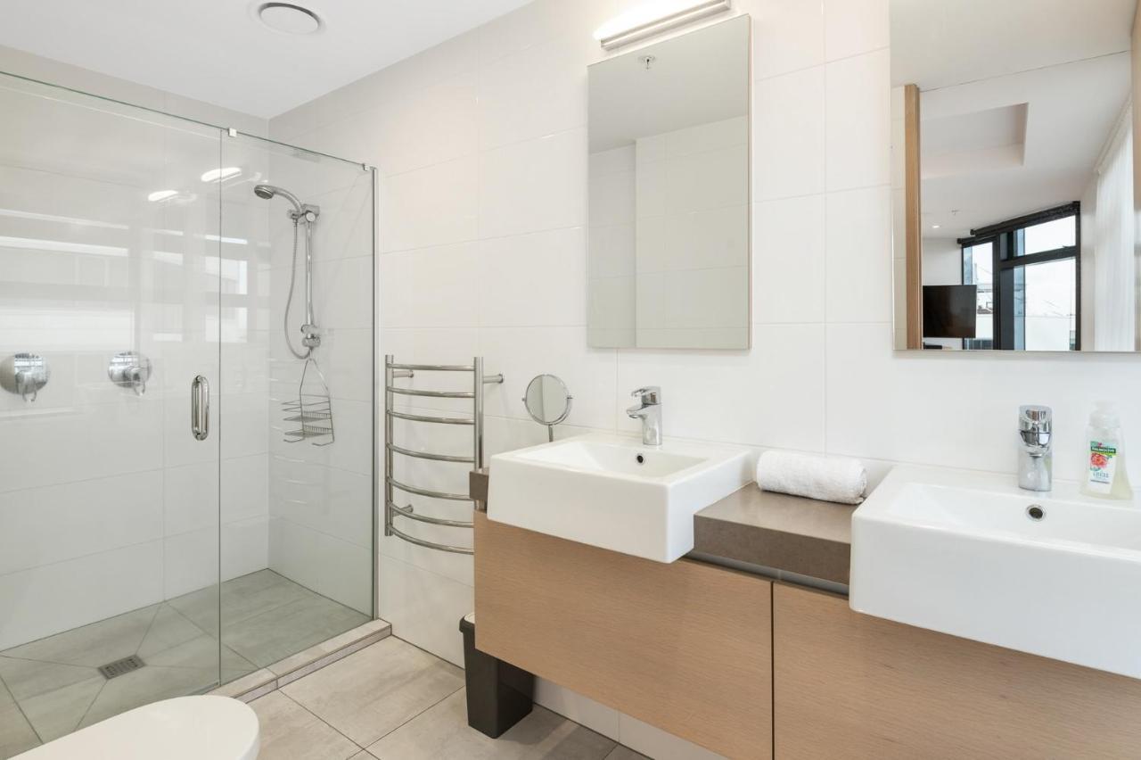Superb Elevated Views Of Harbour With Heated Pool, Gym & Parking Daire Mount Maunganui Dış mekan fotoğraf