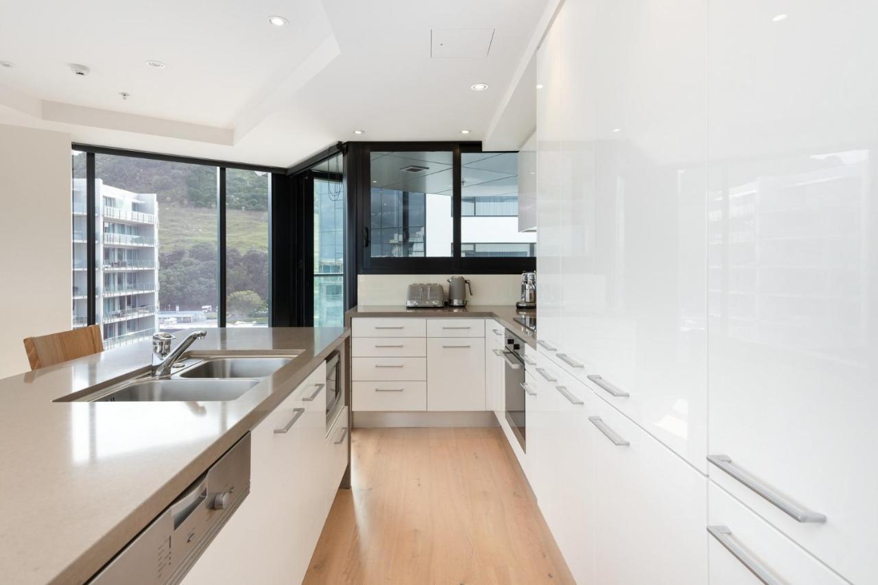 Superb Elevated Views Of Harbour With Heated Pool, Gym & Parking Daire Mount Maunganui Dış mekan fotoğraf