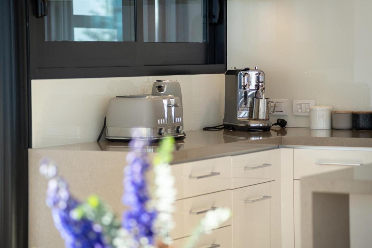 Superb Elevated Views Of Harbour With Heated Pool, Gym & Parking Daire Mount Maunganui Dış mekan fotoğraf
