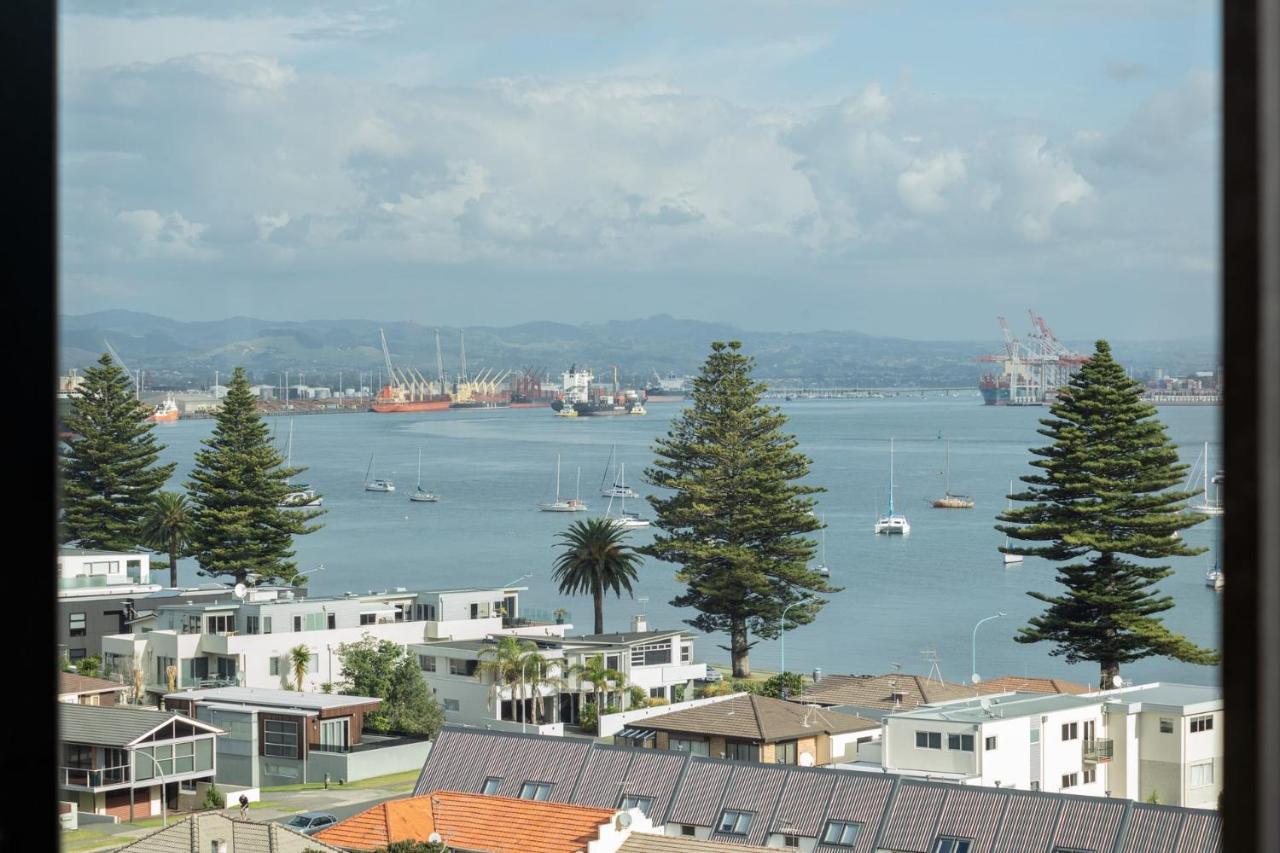 Superb Elevated Views Of Harbour With Heated Pool, Gym & Parking Daire Mount Maunganui Dış mekan fotoğraf