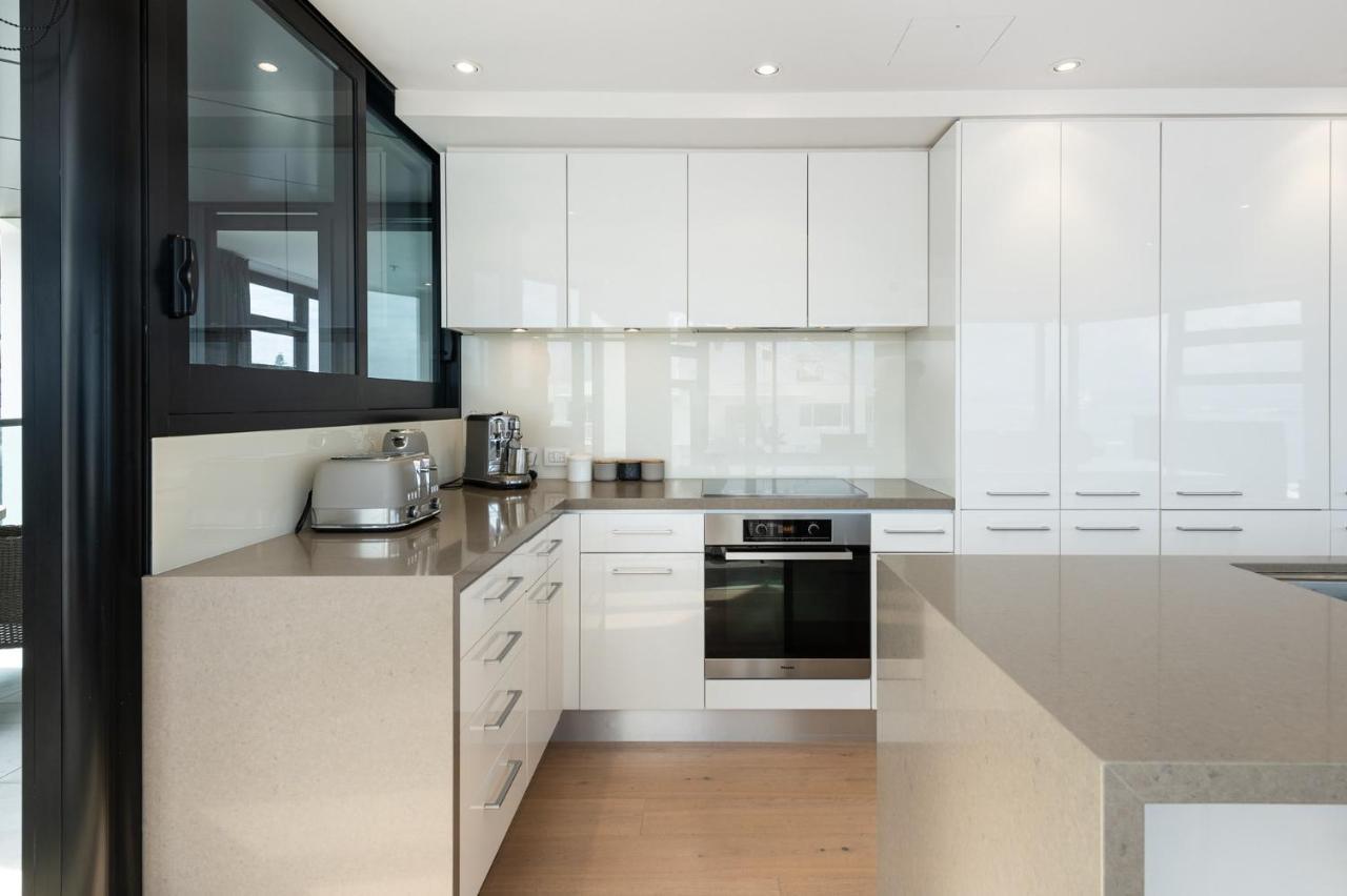 Superb Elevated Views Of Harbour With Heated Pool, Gym & Parking Daire Mount Maunganui Dış mekan fotoğraf